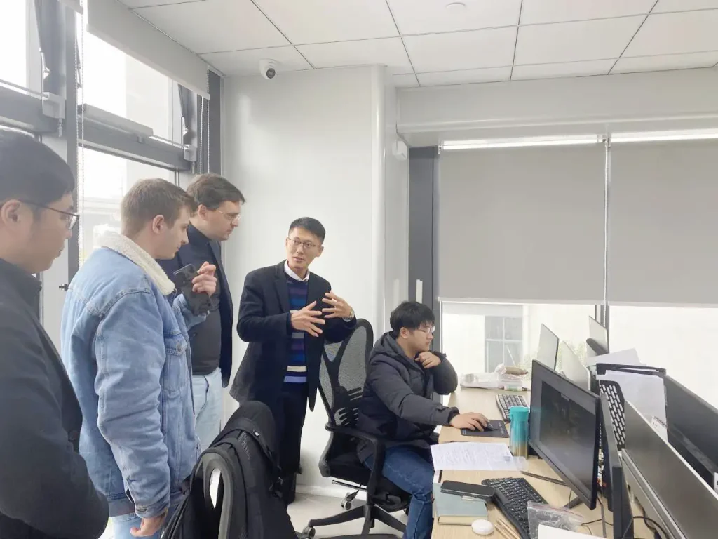 Le groupe EKF visite Hiitio et Hecheng Electric 0410